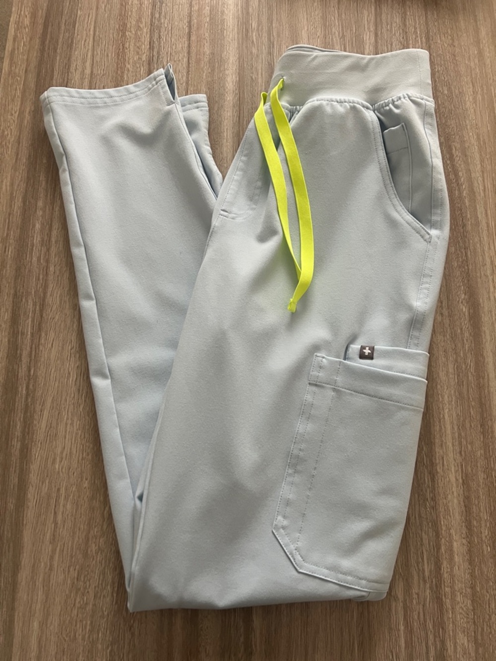 Figs Open Skies HW Yola 2.0 Scrub Pants. Size XS Tall. EUC.